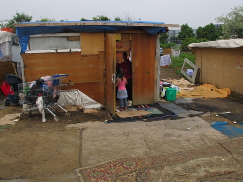 Roma informal settlements Ile-de-France